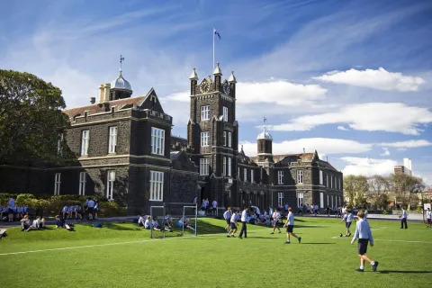 英国这四所大学的金融科技硕士专业 带你走进金融的新朝阳行业!
